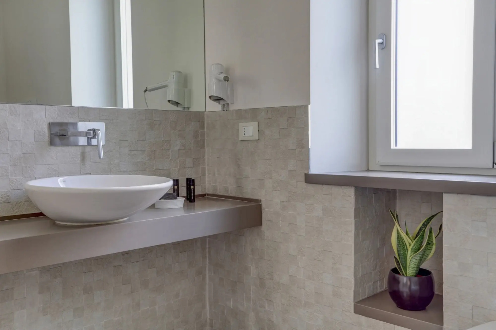 Colosseo Gardens - My Extra Home