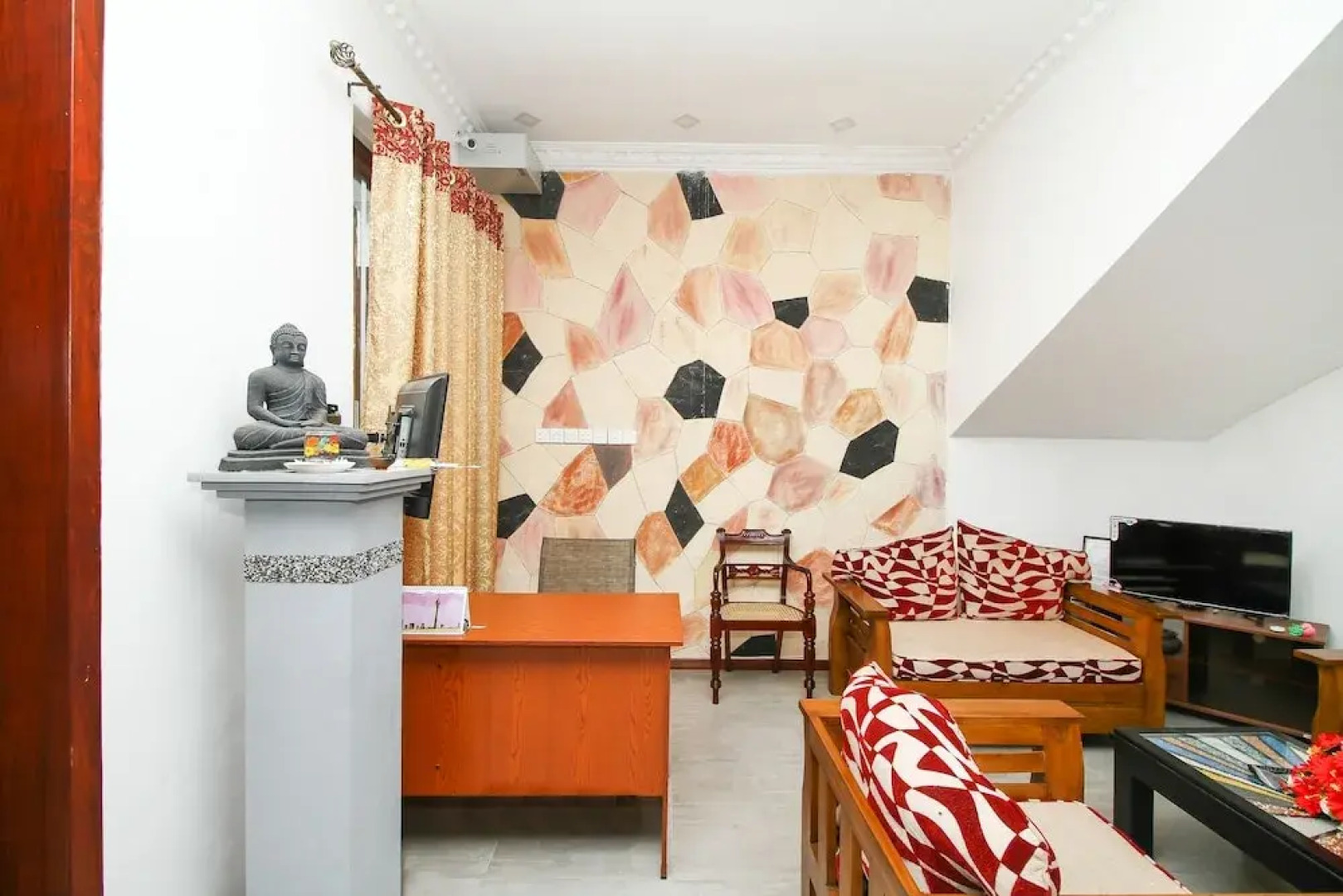 OYO 371 River Palace Hotel