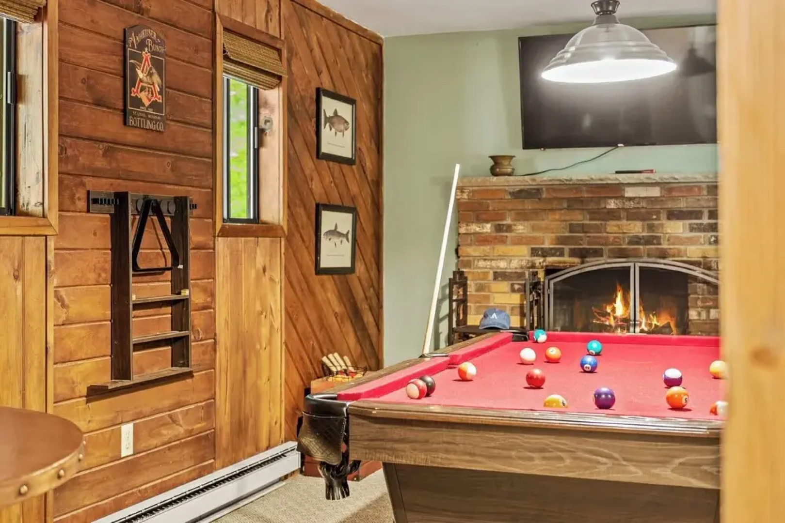 Moose Tracks by Avantstay Hot Tub, Game Room, Deck, Firepit