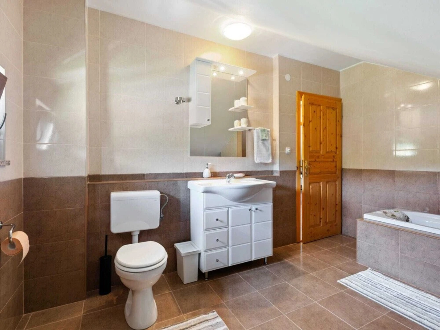 Cosy Apartment in Oto?ac With Balcony