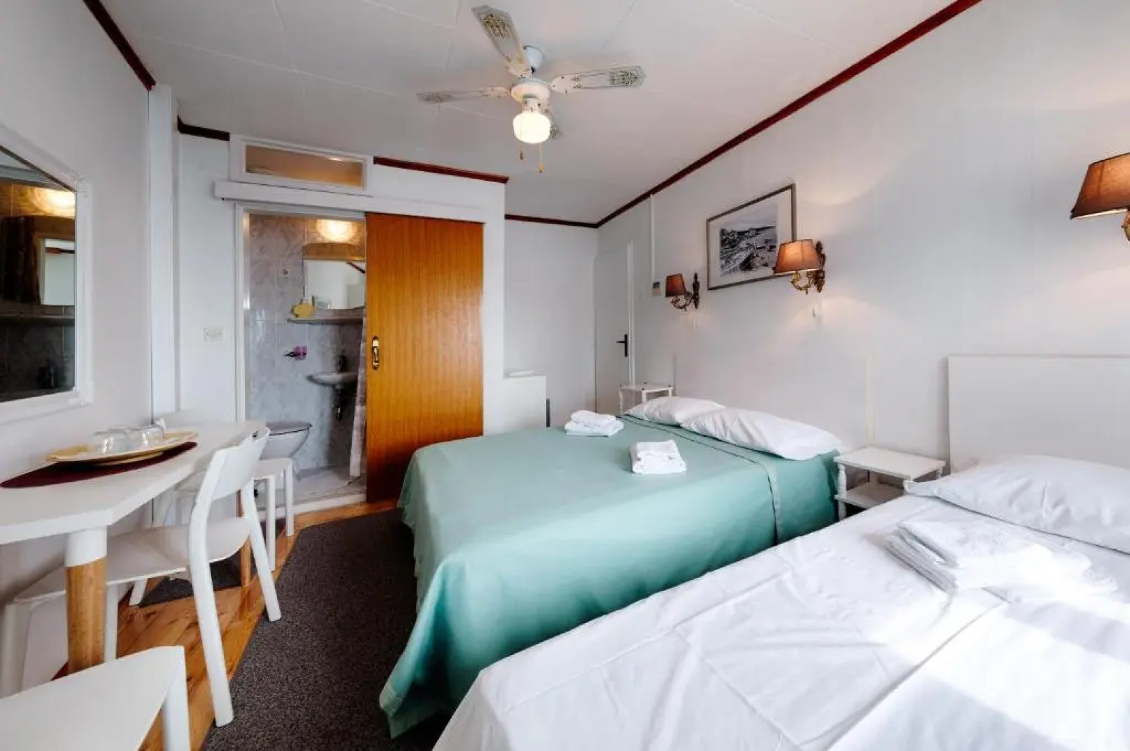 Mira Sea Front Guesthouse