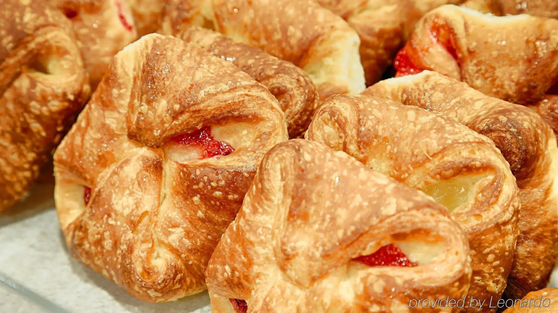 Best Western Plus Chain of Lakes Inn & Suites