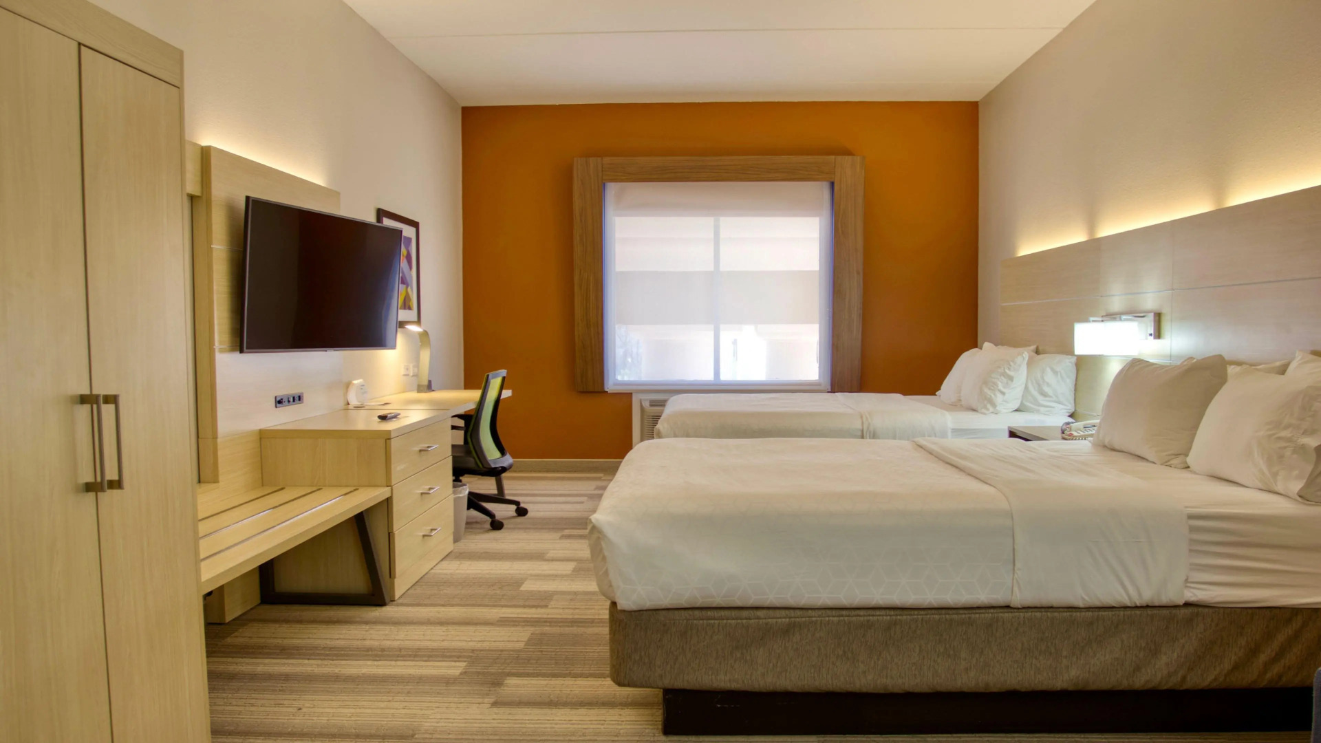 Holiday Inn Express Hotel & Suites BYRAM by IHG
