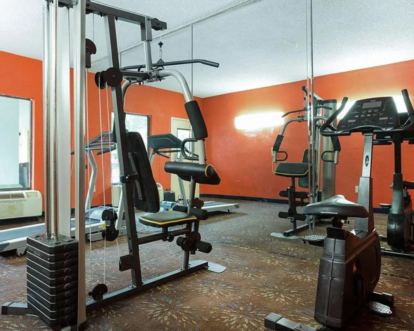 Quality Inn & Suites At Six Flags