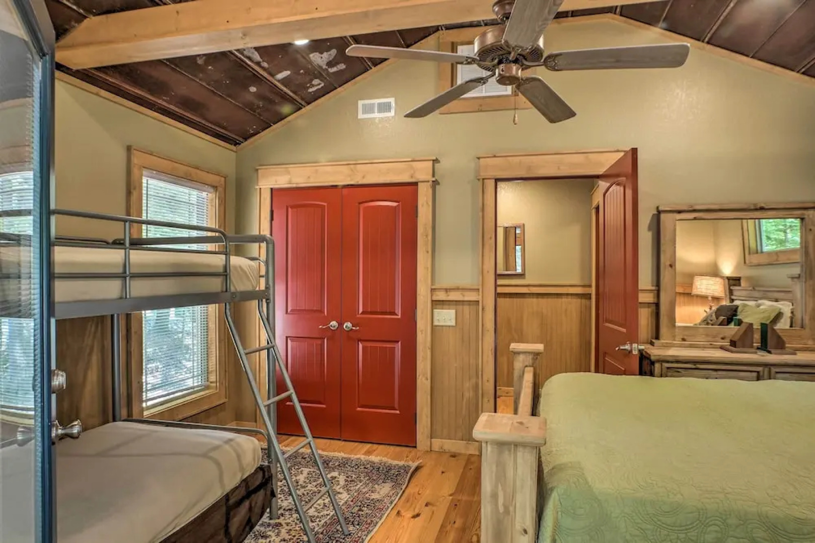 Guntersville Lake Cabin w/ 3 Fishing Ponds!