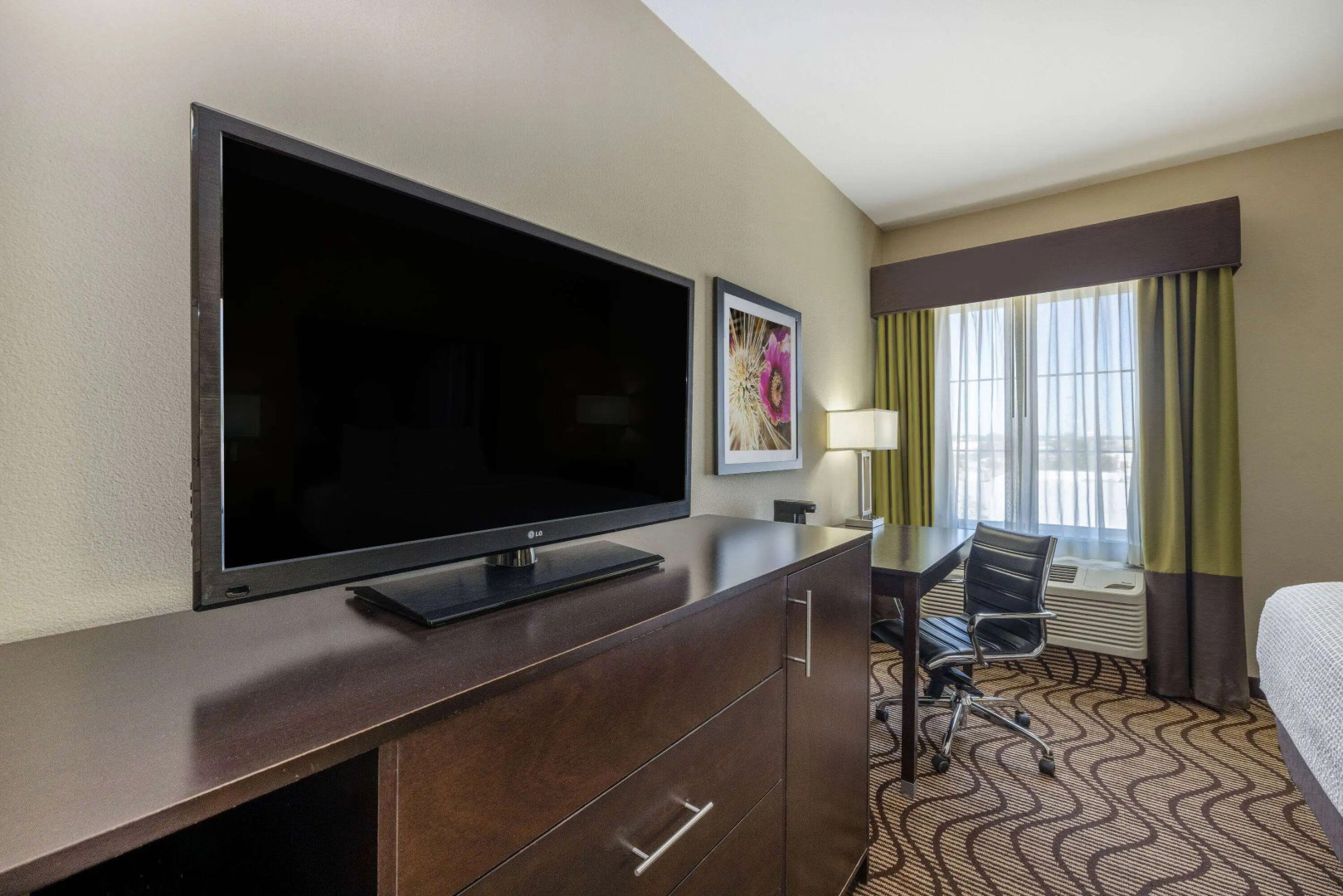 La Quinta Inn & Suites by Wyndham Artesia