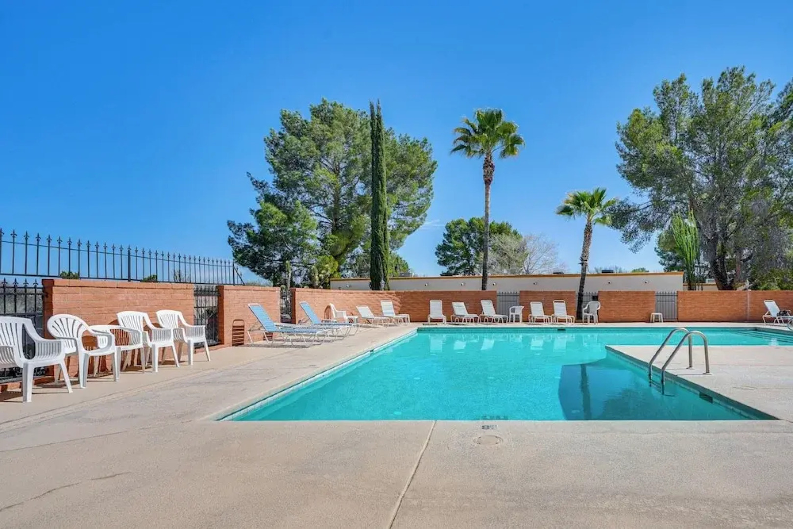 Charming Green Valley Townhome w/ Community Pool!