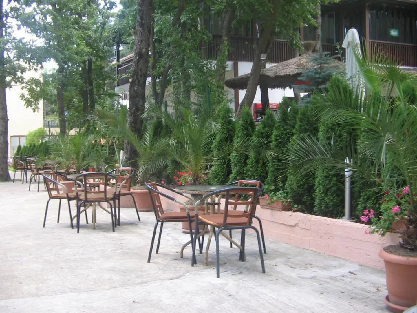 Sunny Paradise Hotel