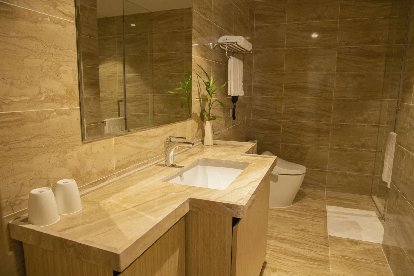 Pearl River Hotel & Apartment