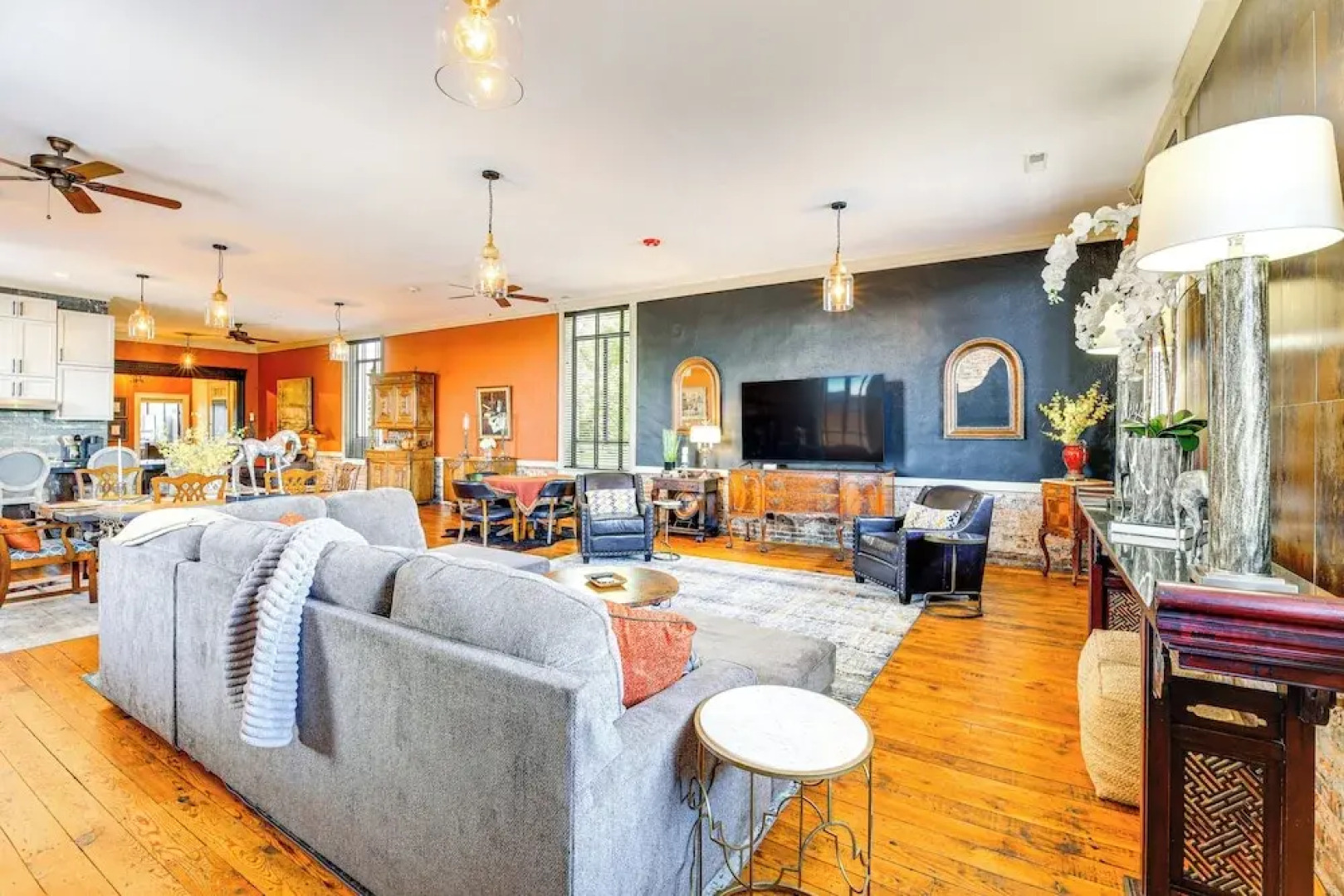 Walkable Wytheville Loft on Main Street!