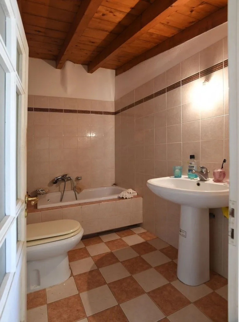 Sophisticated Central House In Tinos