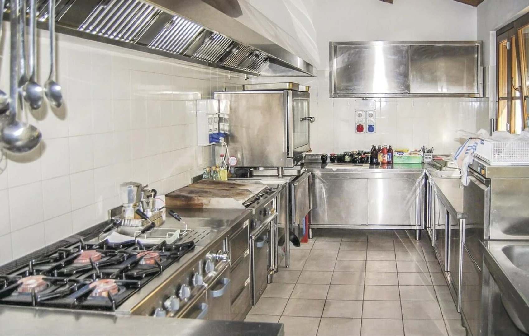 Nice Home in Badia Tedalda AR With 10 Bedrooms, Wifi and Outdoor Swimming Pool