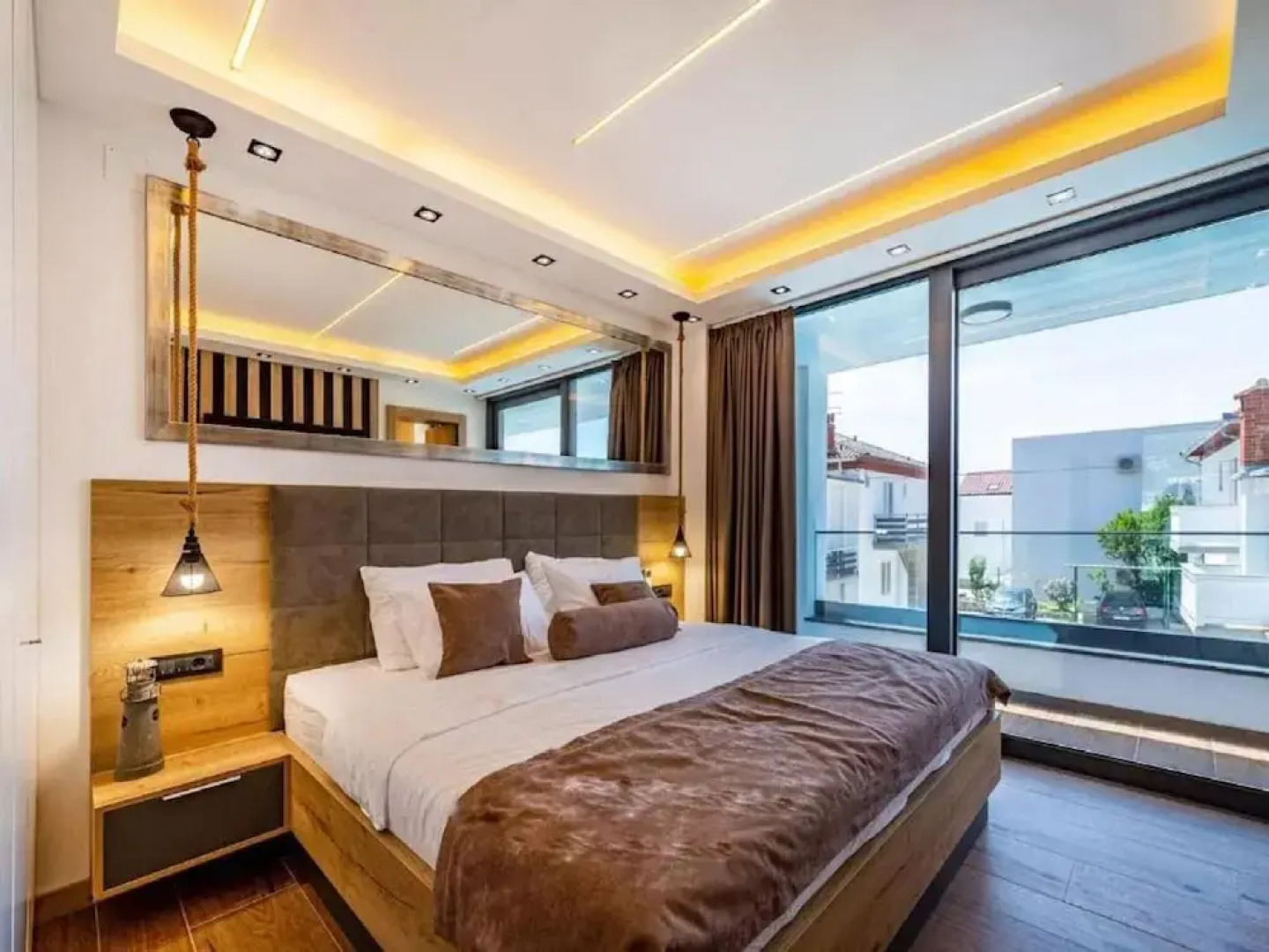 Villa Alpha - Four Bedroom Villa With Swimming Pool