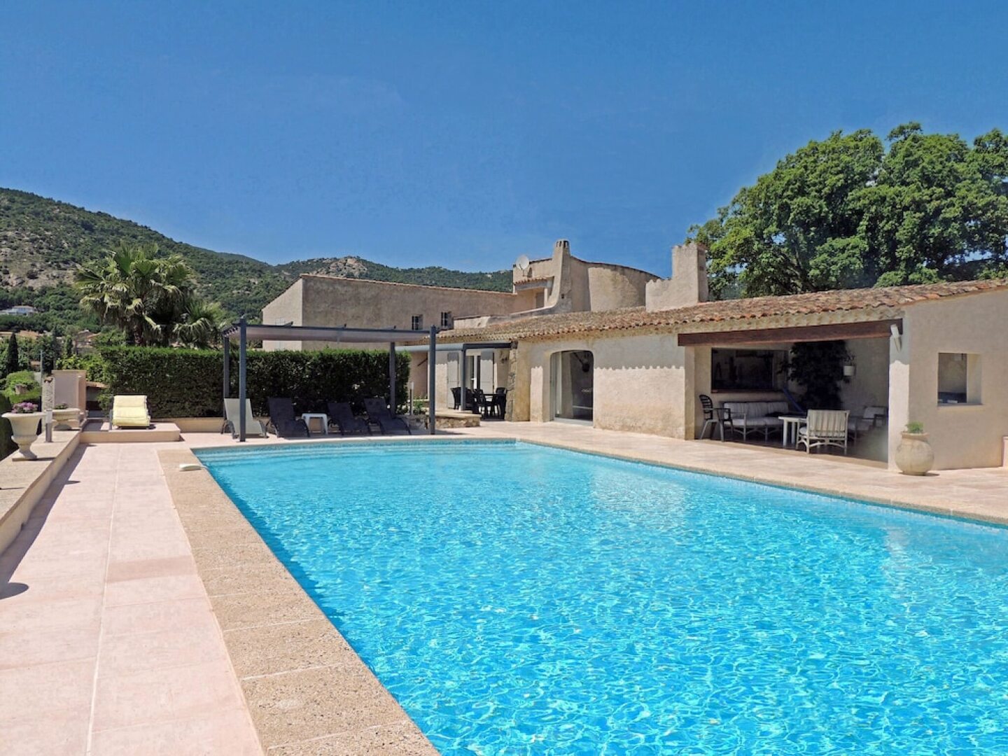 Characteristic Villa a Short Distance From Sainte-maxime and Saint-tropez