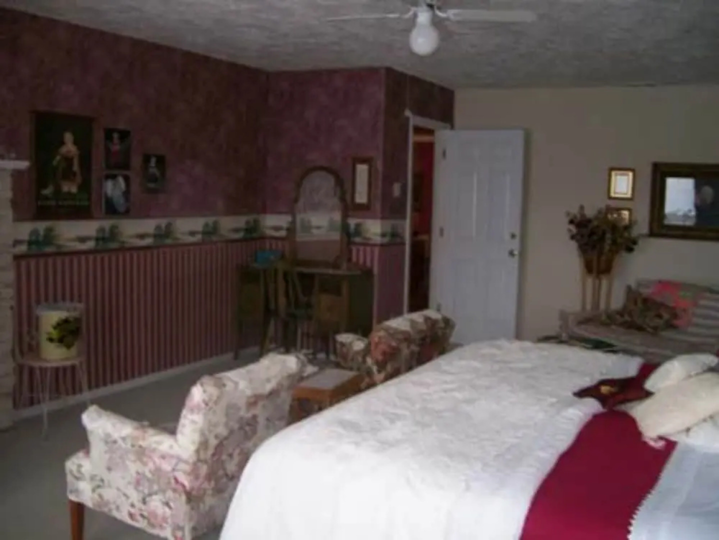 The Lake House Bed and Breakfast