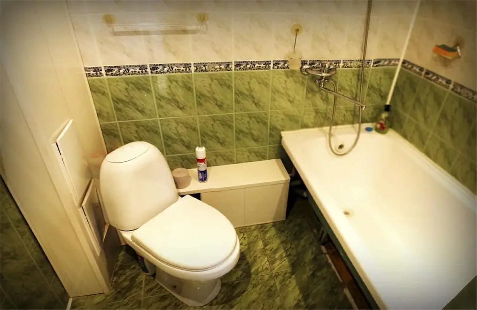 Dobrye Sutki Apartment on V.Maksimova 21