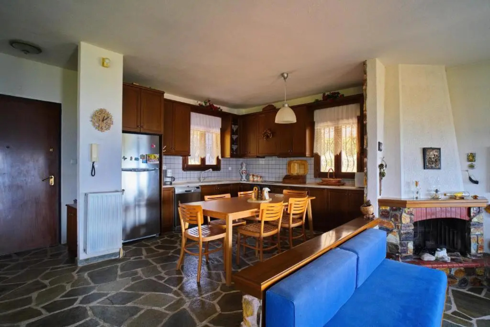 Beachfront villa with huge garden, 3br, Halkidiki