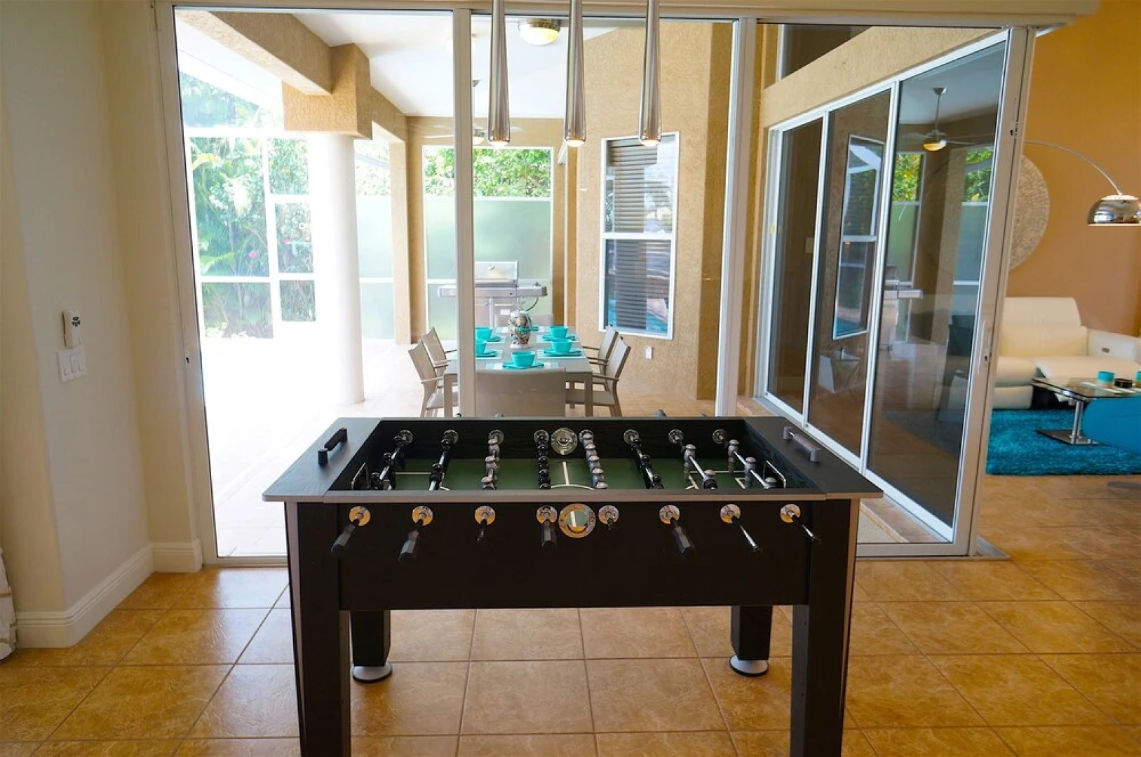 Alicia in Walking Distance to Yacht Club 1014