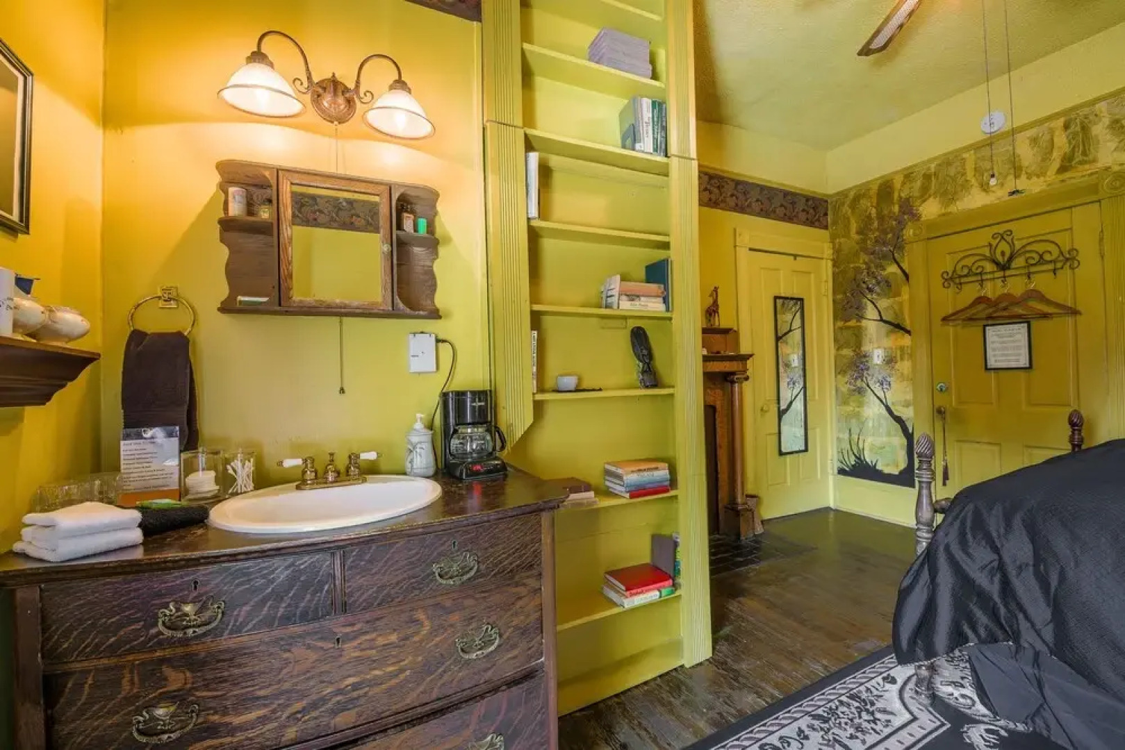 The Simmons-Bond Inn