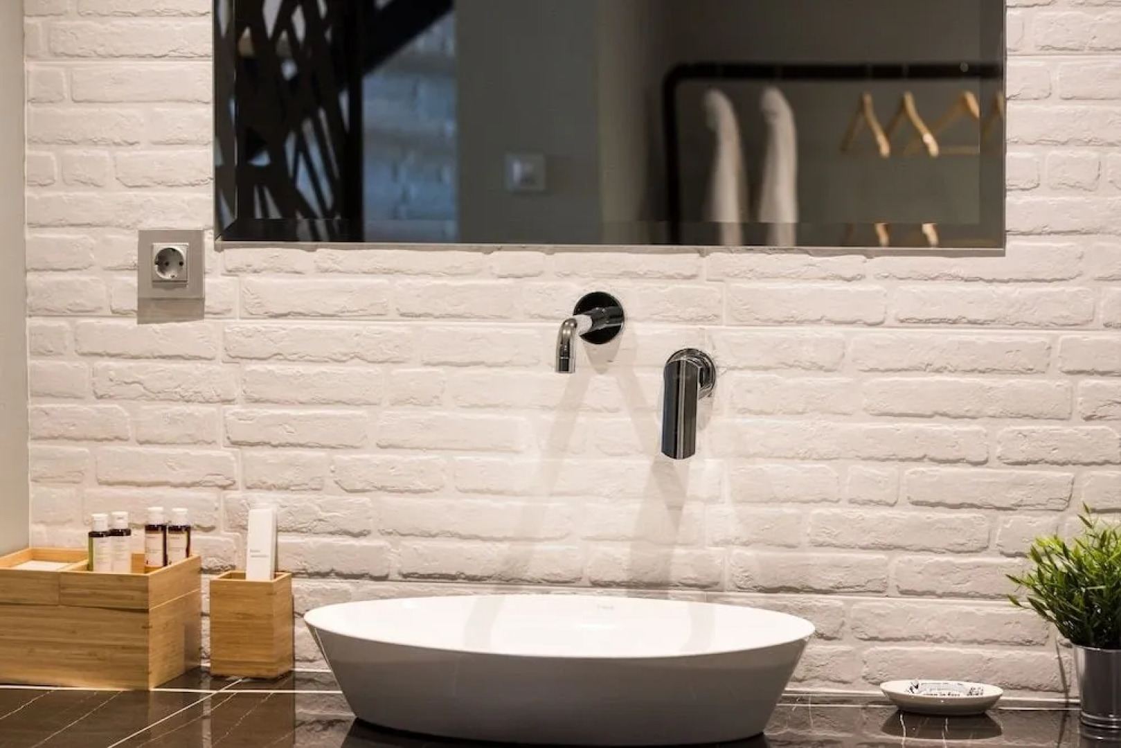 Oinoelia Luxury Suites & Residence