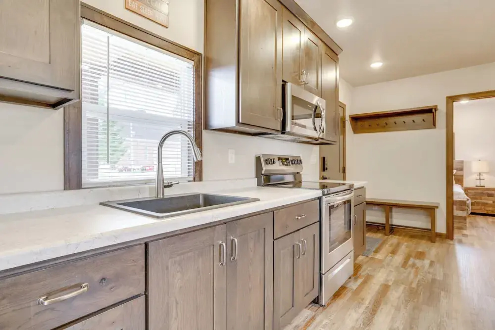 14 Mi to Mississippi River: Rural Cochrane Retreat