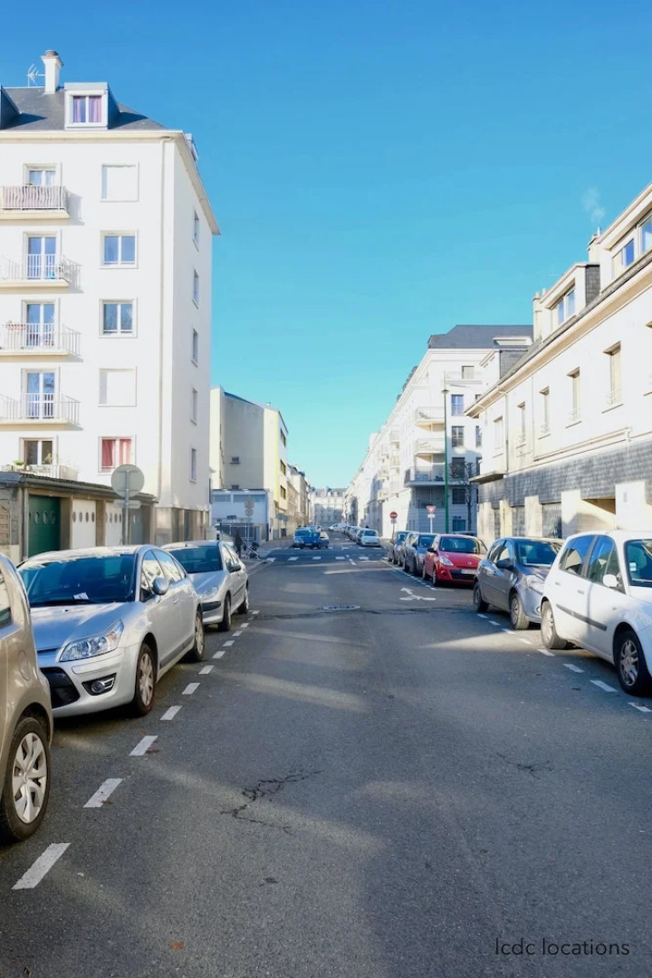 La Company Des Concierges : twenty seven T2