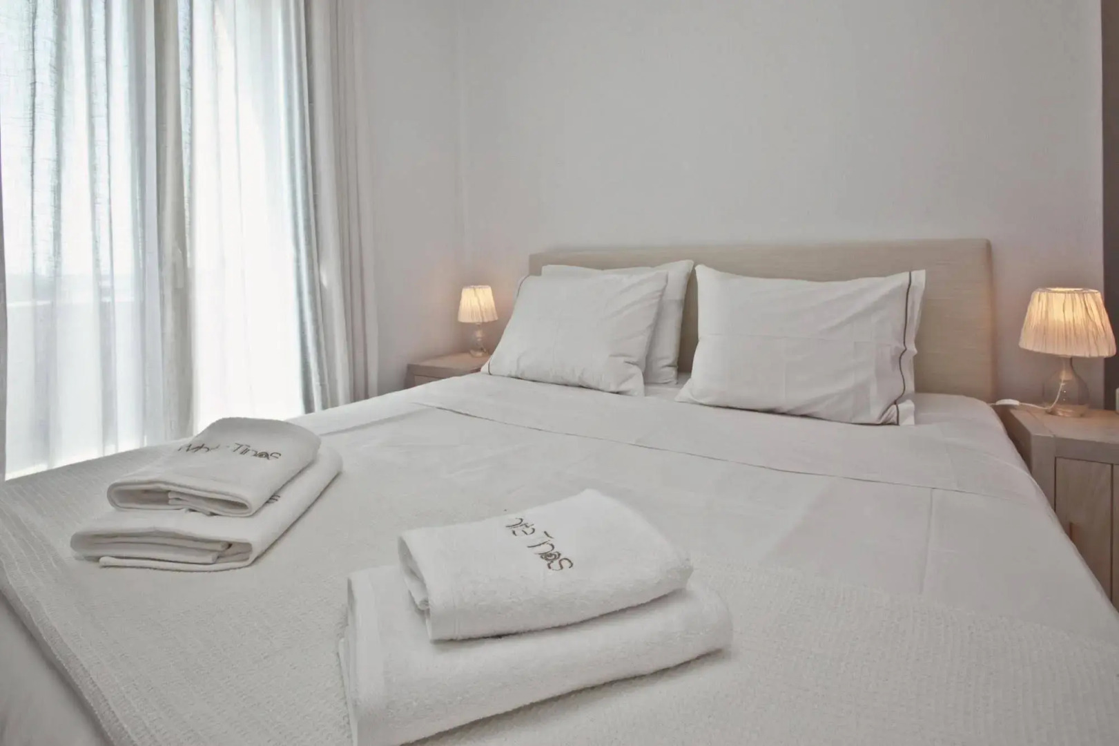 White Tinos Luxury Suites