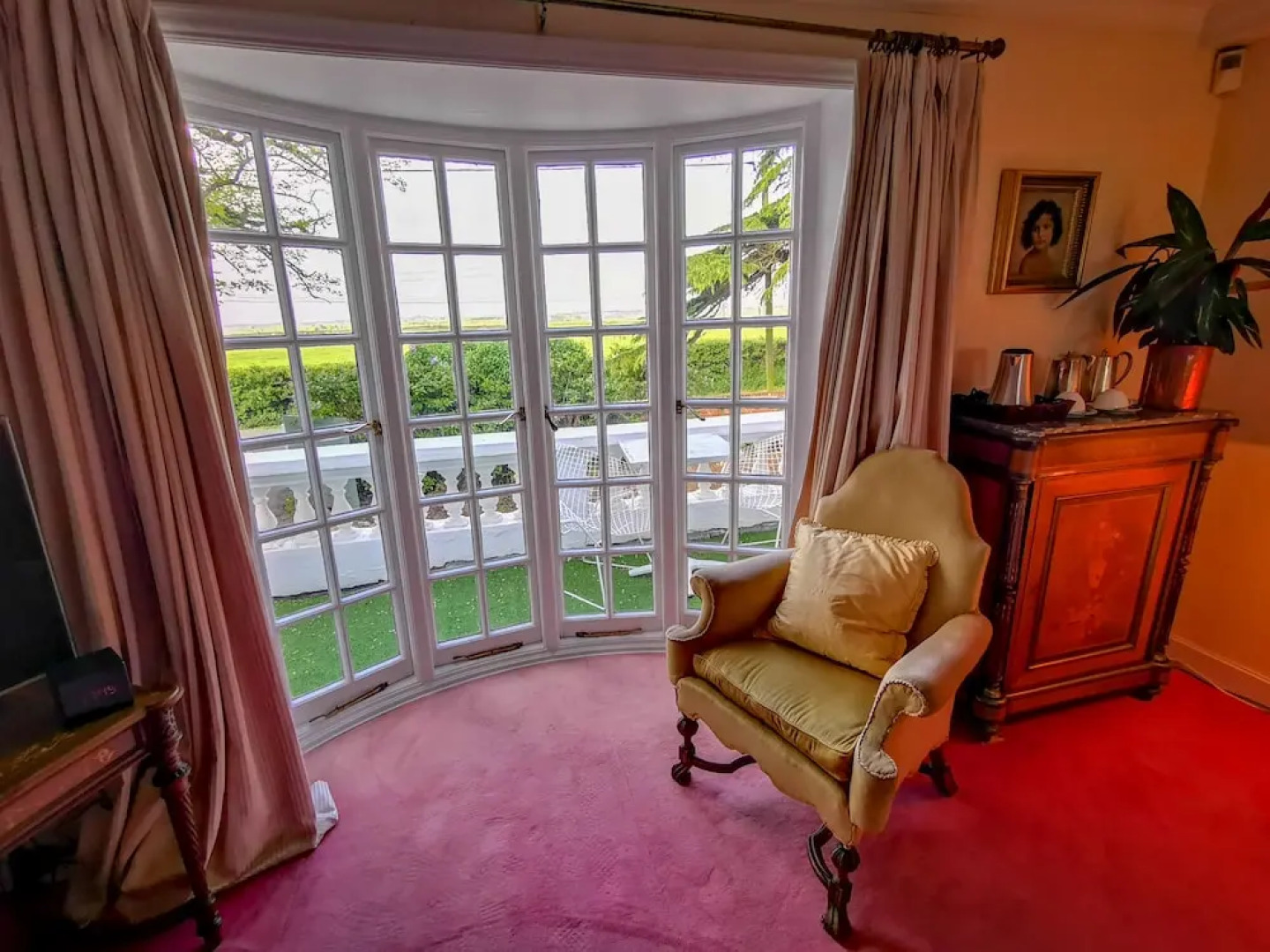 Cedar House Boutique B&B