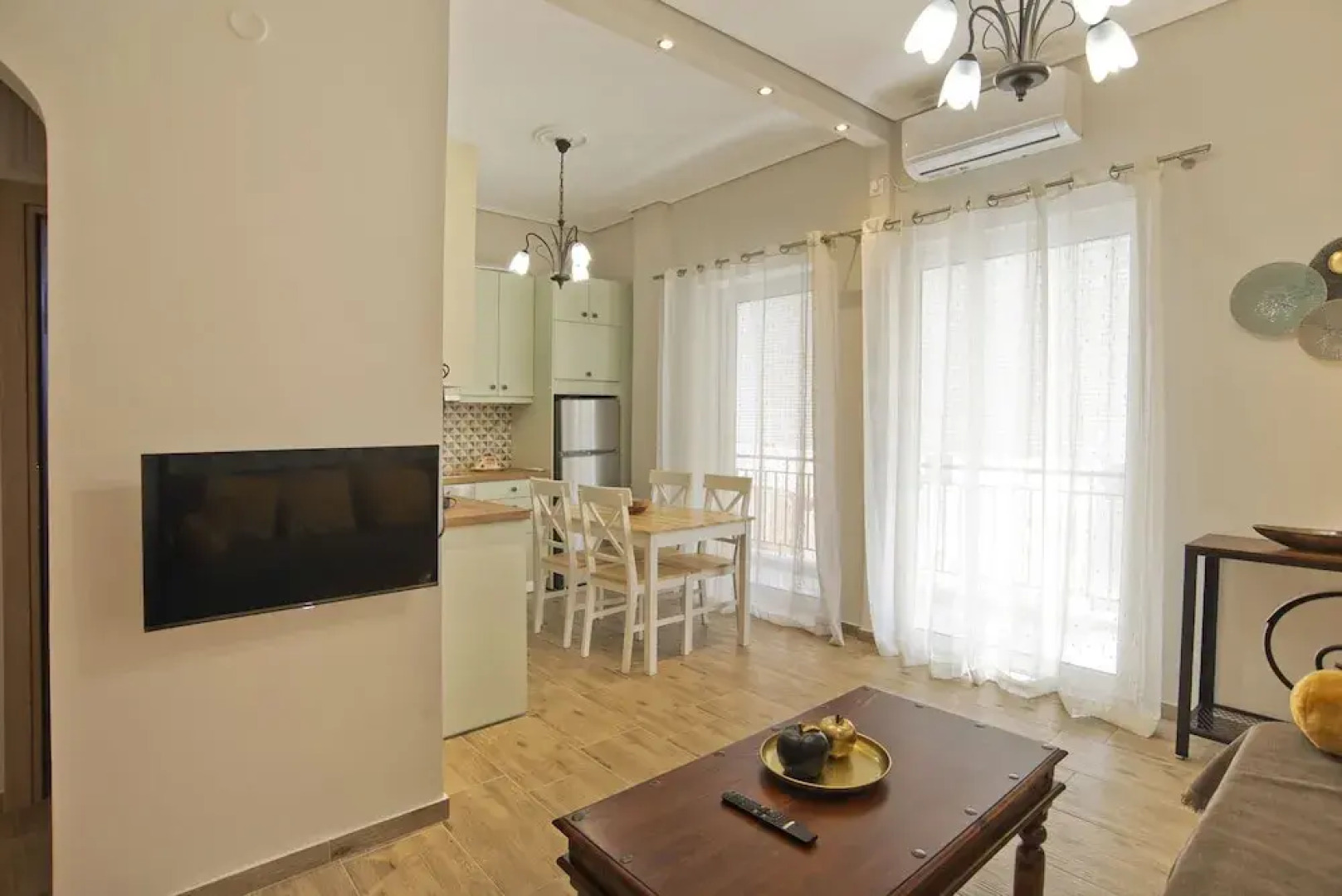 Ellie s Home in Moschato