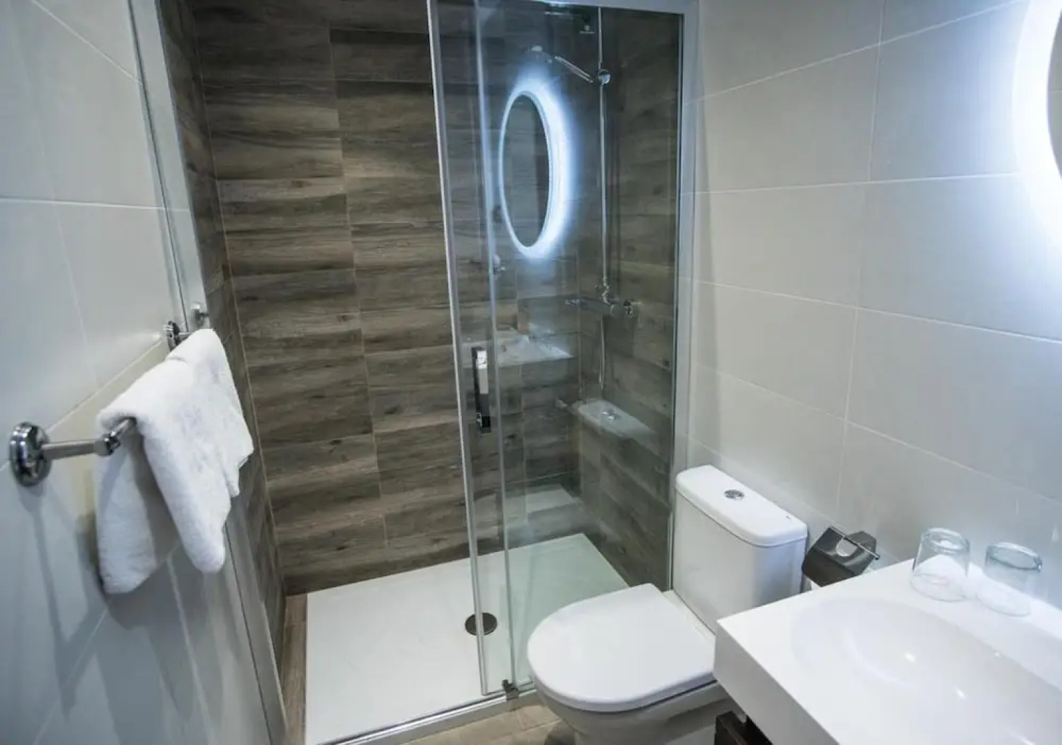 The Lights City Rooms