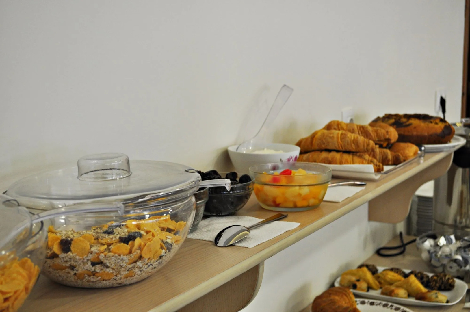 Studios & Apartments Efrosini