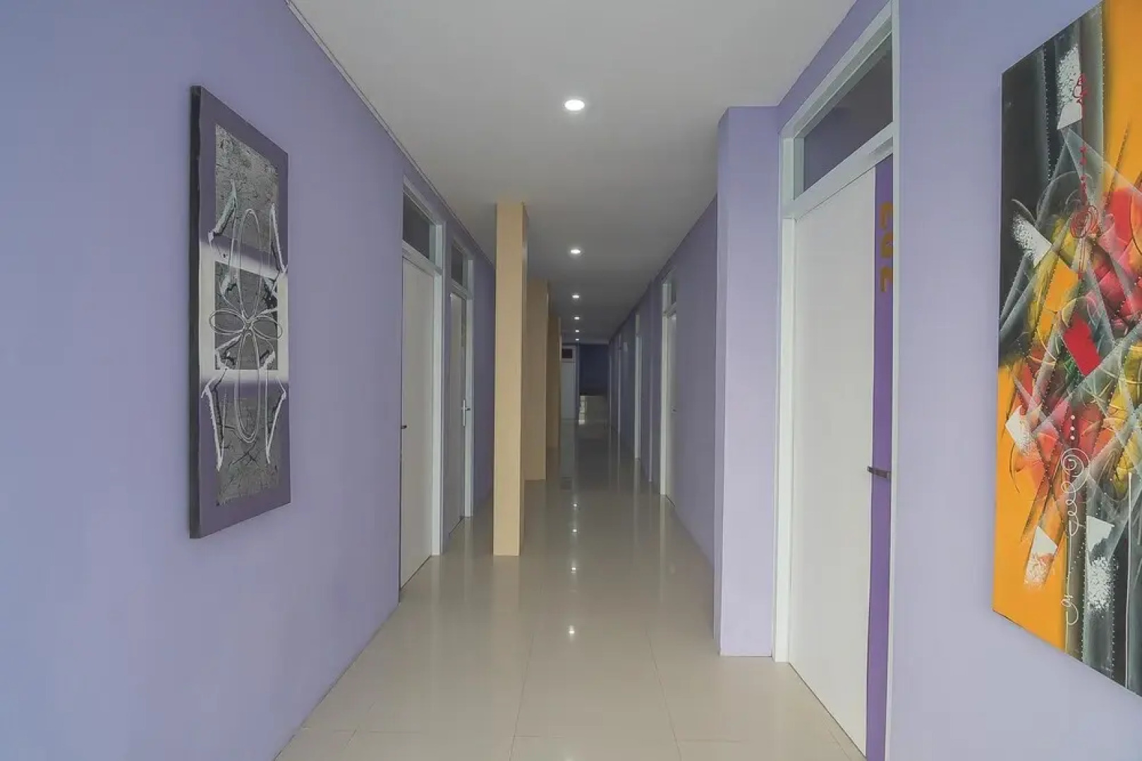 RedDoorz @ Gatot Subroto Street Bandung 2