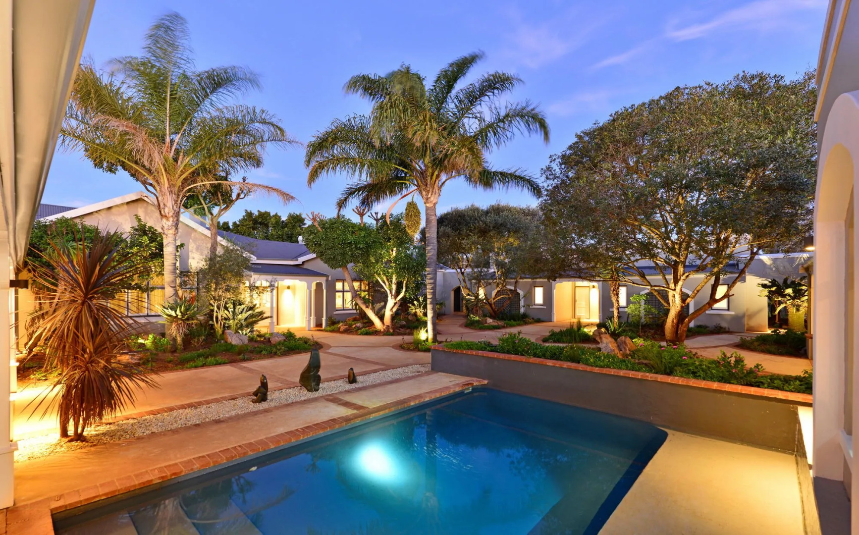 Founders Lodge by Mantis