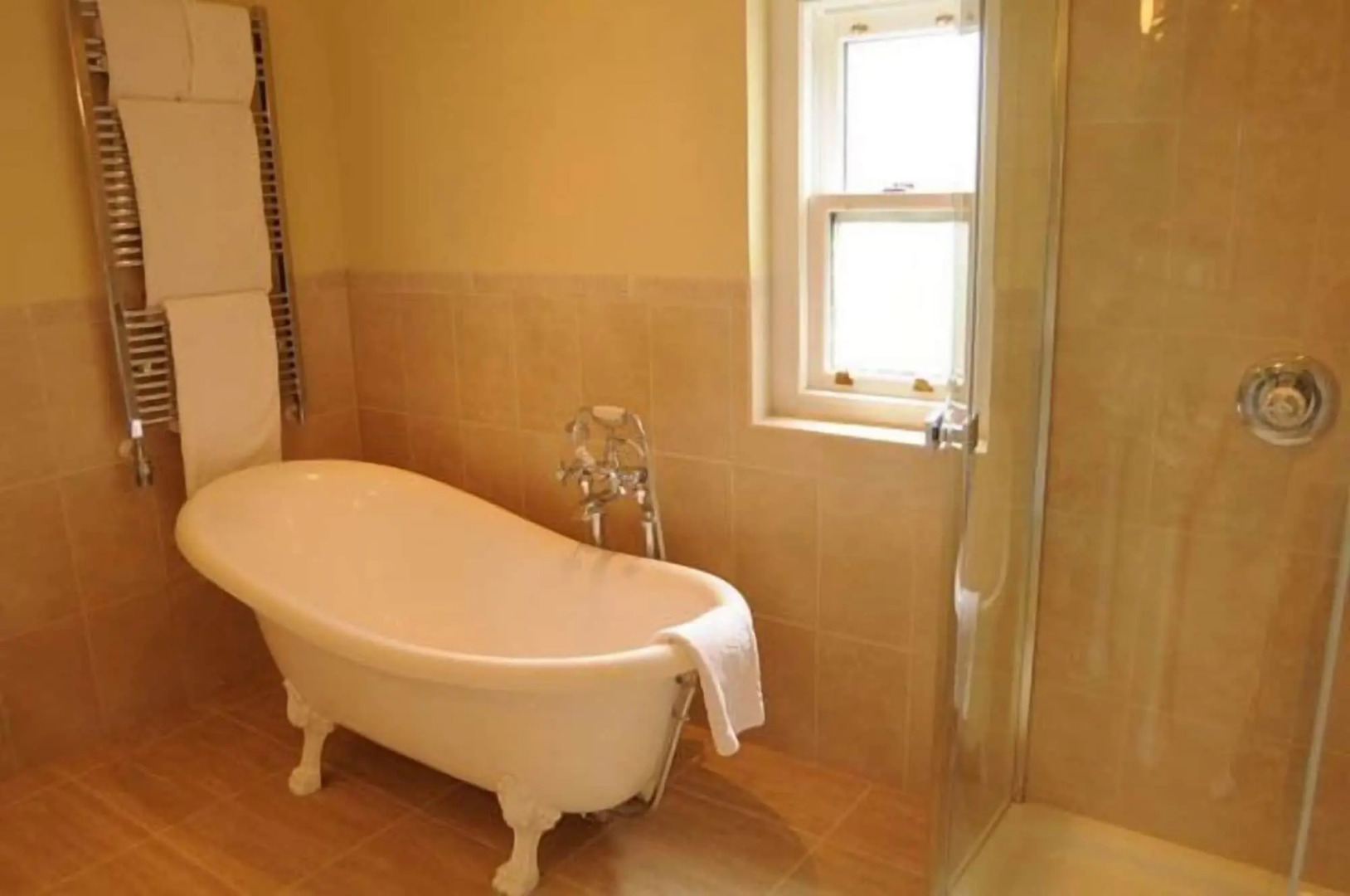 Taychreggan, Signature Collection by Eight Continents