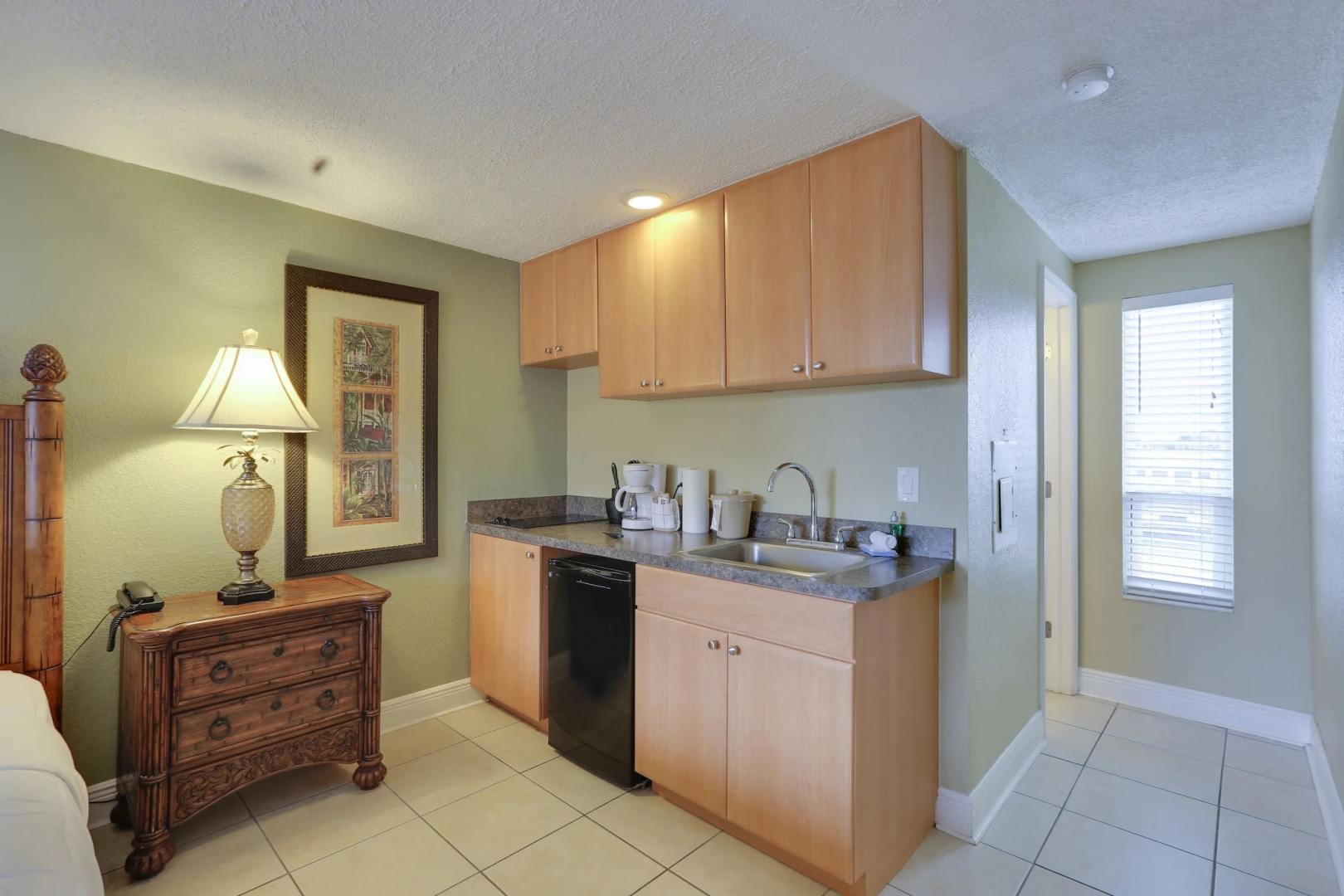 The Bayside Inn & Marina