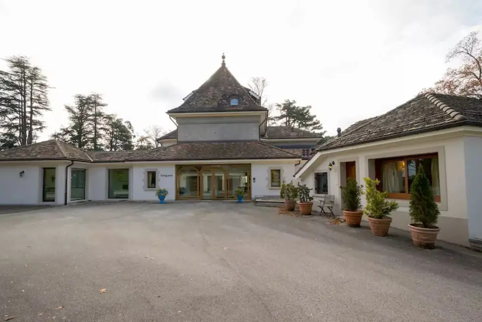 Sangata One Bedroom Luxury Apartment