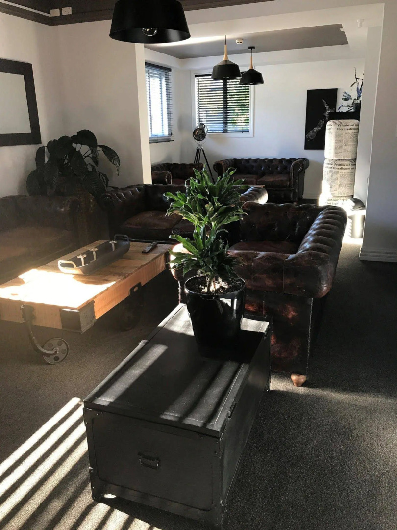 The Innbetween Lodge and Backpackers