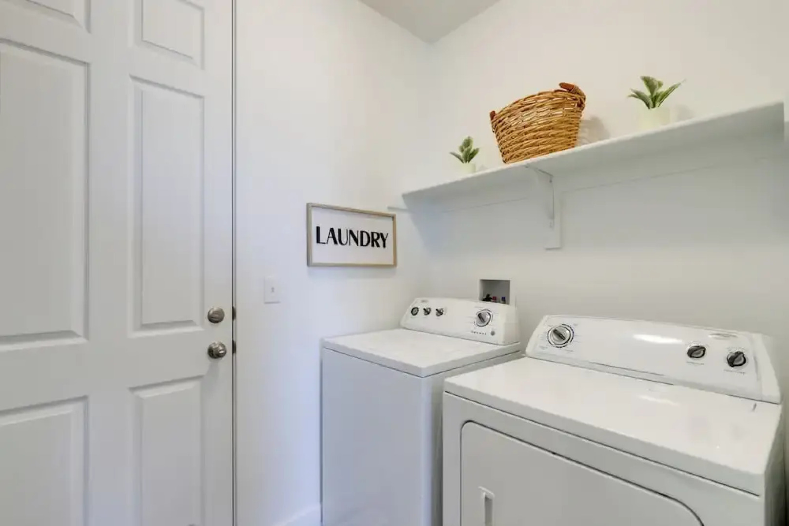 Modern Lake Point Home - 1 Mi to Great Salt Lake!