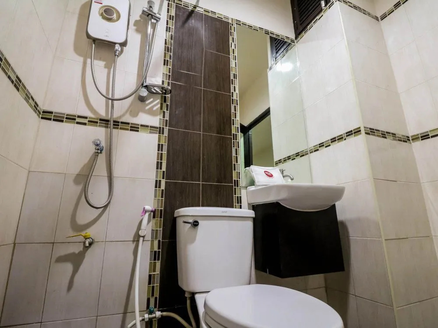 Nida Rooms Don Kaew 700 Years Stadium