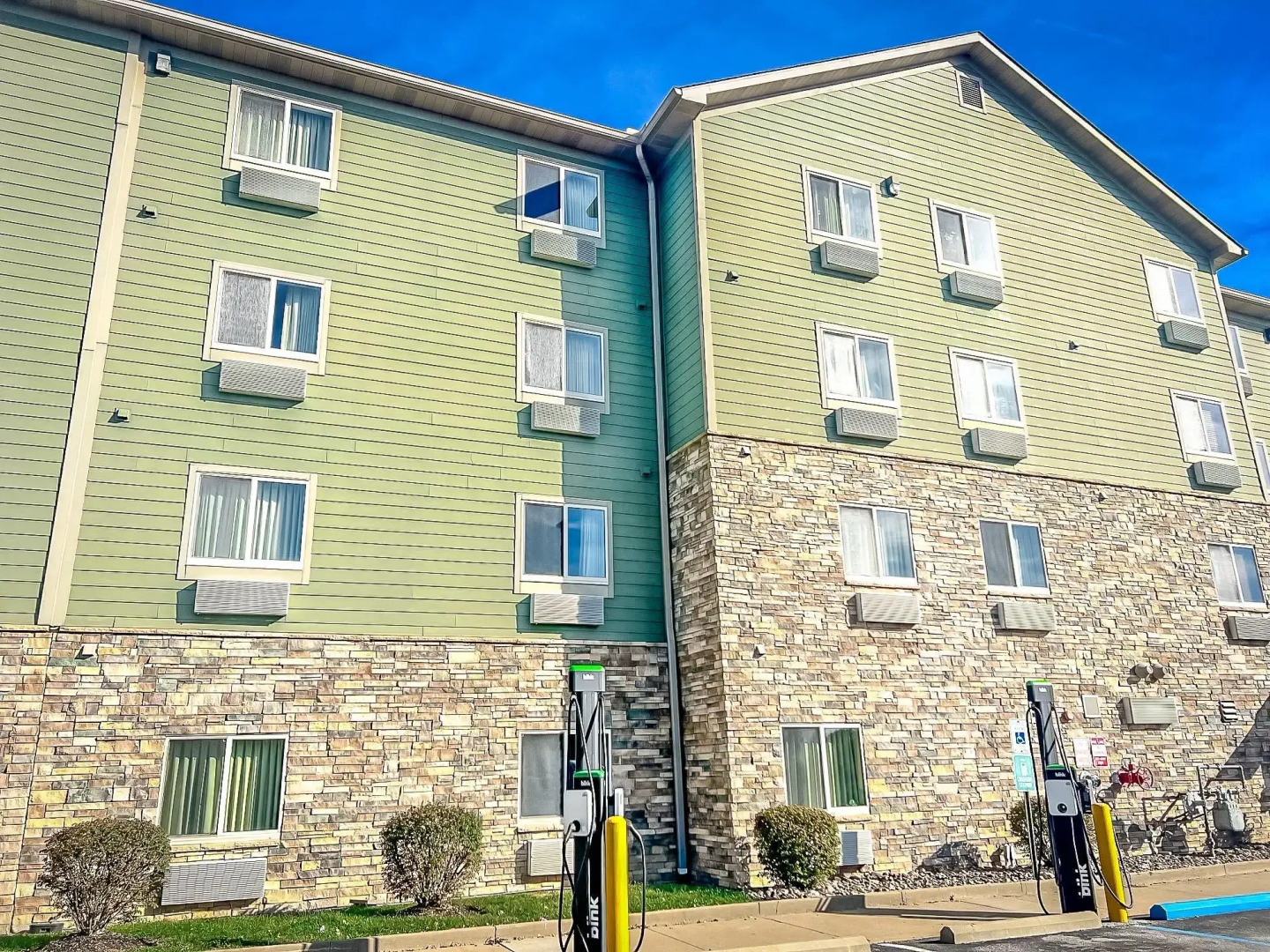 Suburban Studios Triadelphia - Wheeling at The Highlands