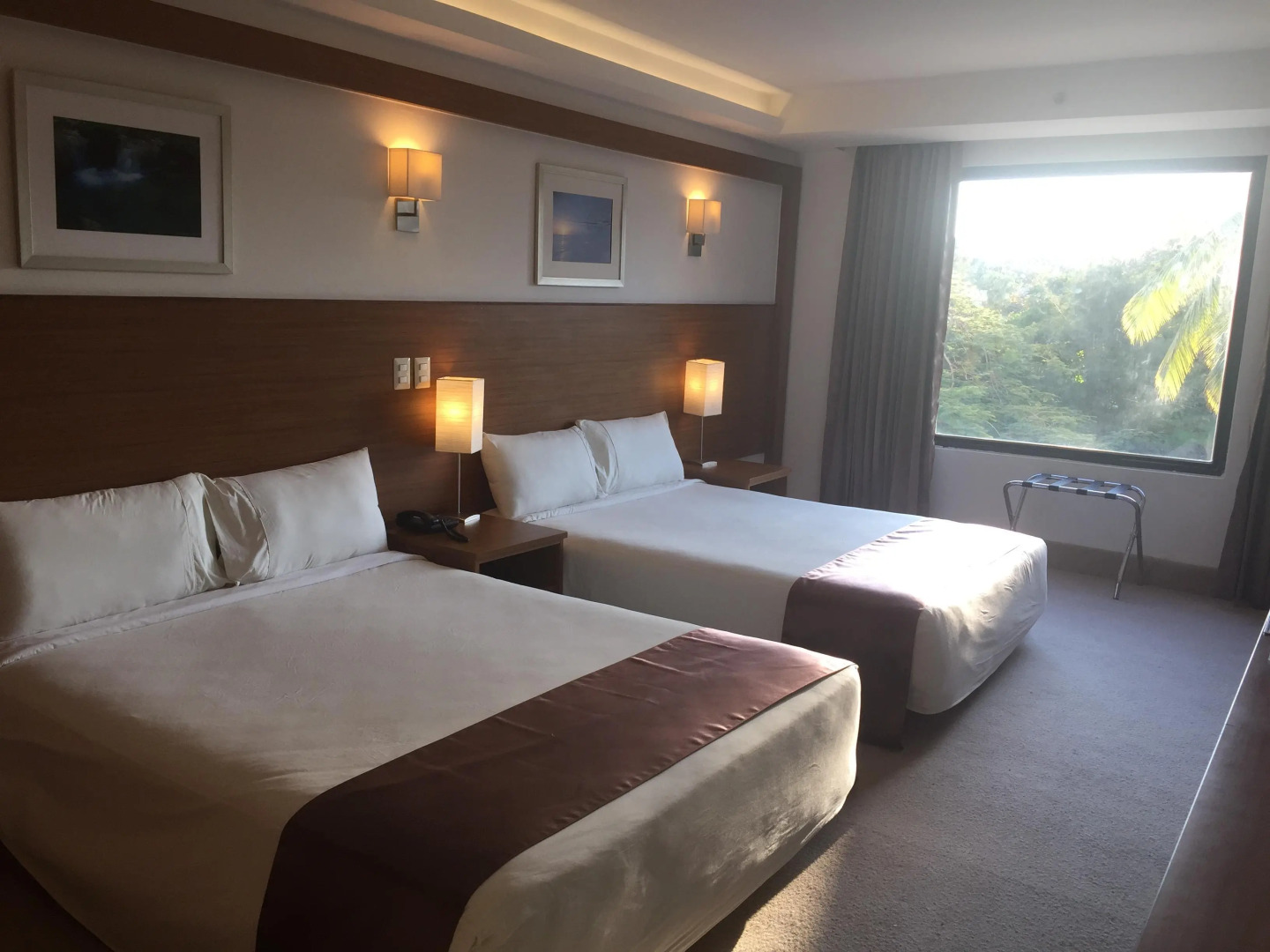 Weston Suites & Hotel