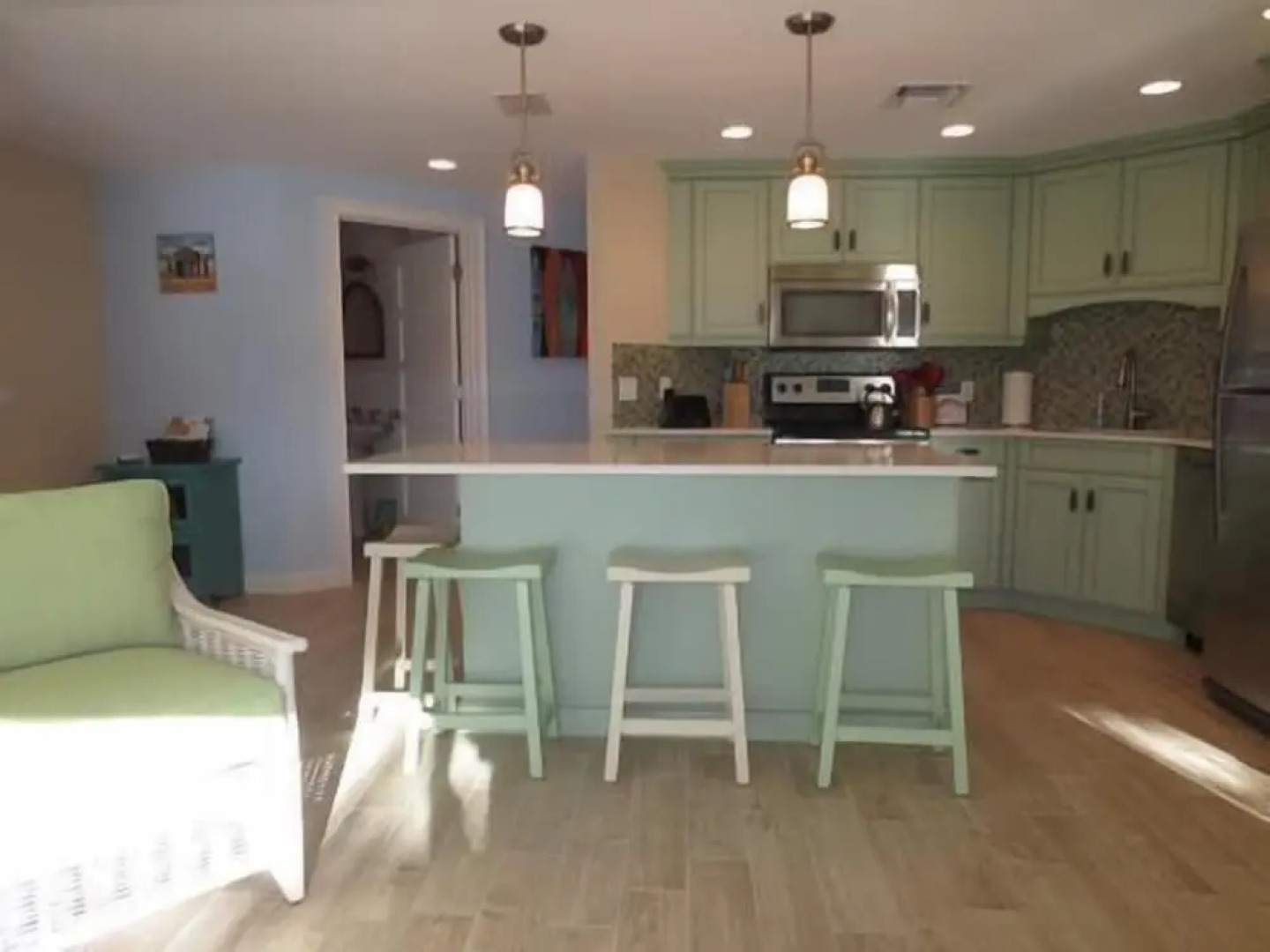 Lizzie Lu's Island Retreat