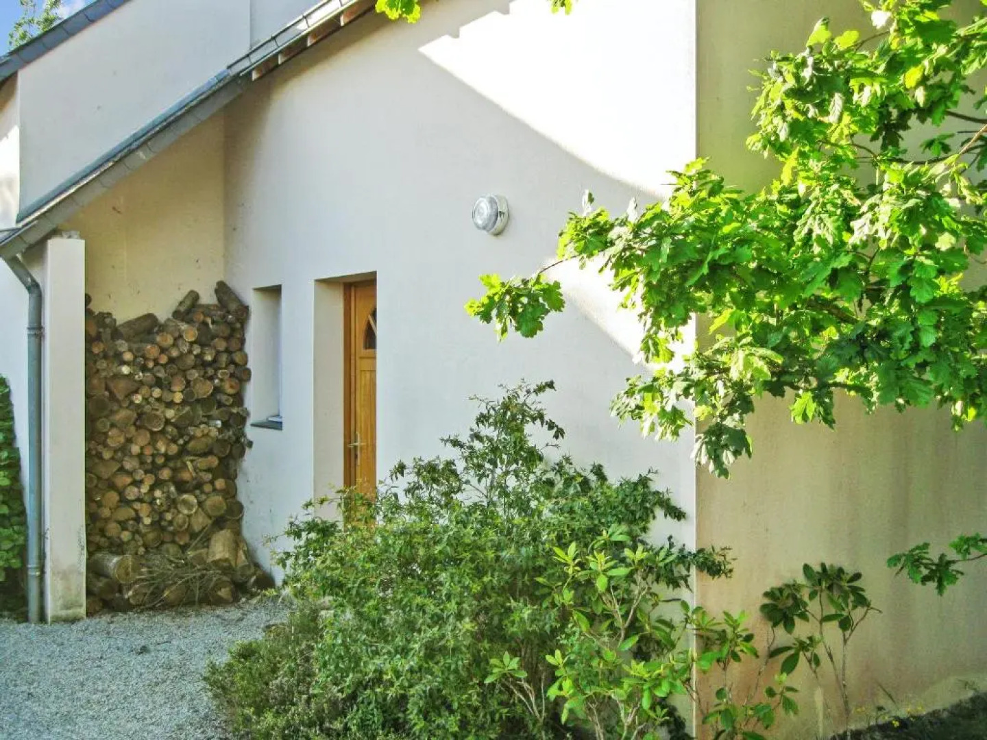 Maison de 3 chambres a Ambon a 300 m de la plage avec jardin clos