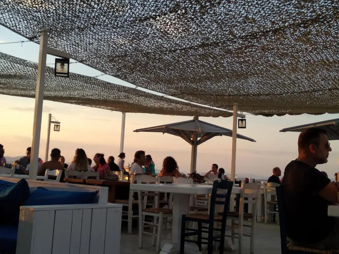 Sea & City - 10 min drive to the beach & Athens Airport