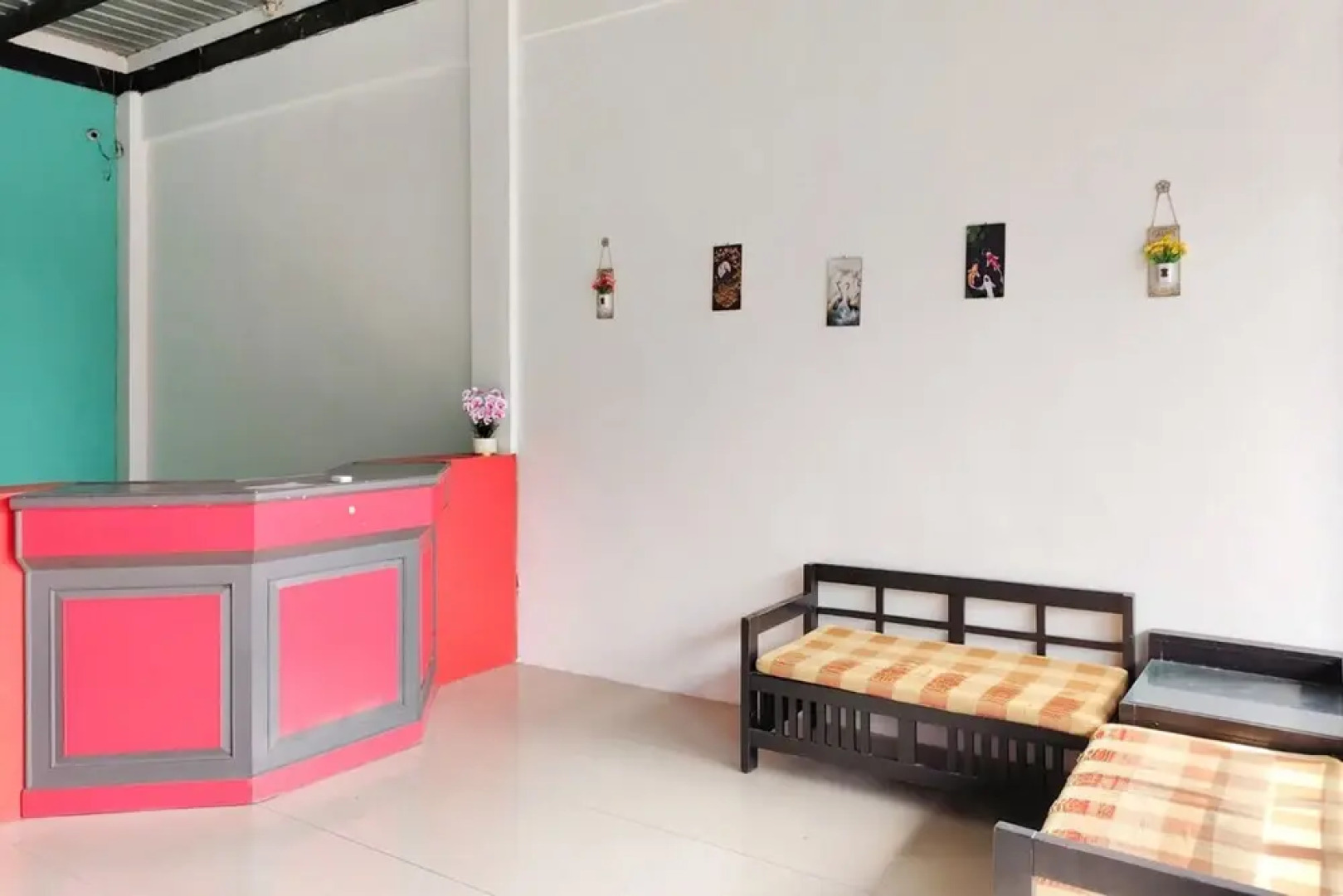 TwoSpaces Living at Bypass Homestay, Mojokerto
