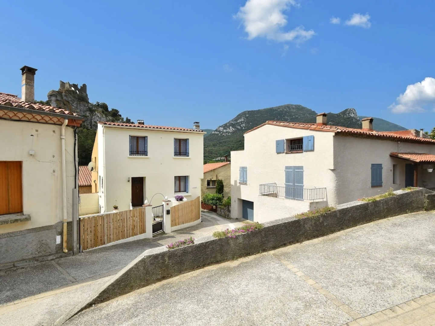 Quaint Holiday Home in Languedoc-roussillon With Garden