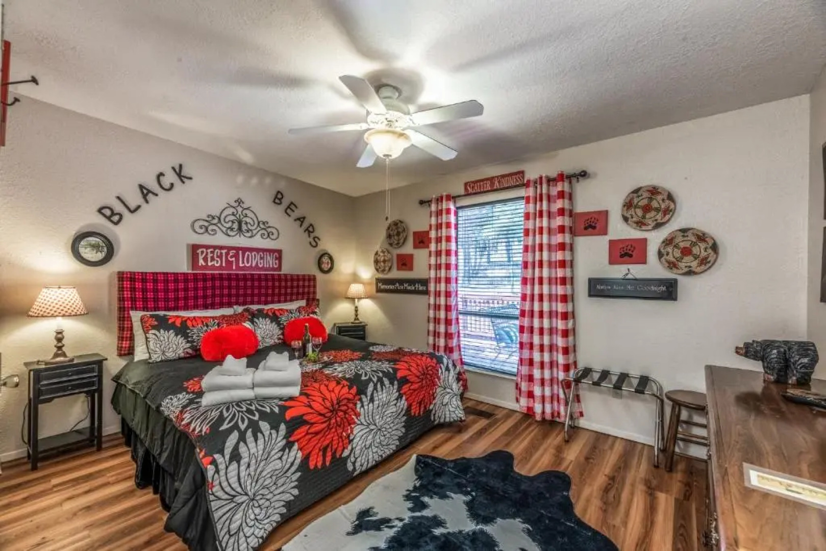 Gotch Eyed Moose, 3 Bedrooms, 3 bath, Pool and Tennis Access, Sleeps 10