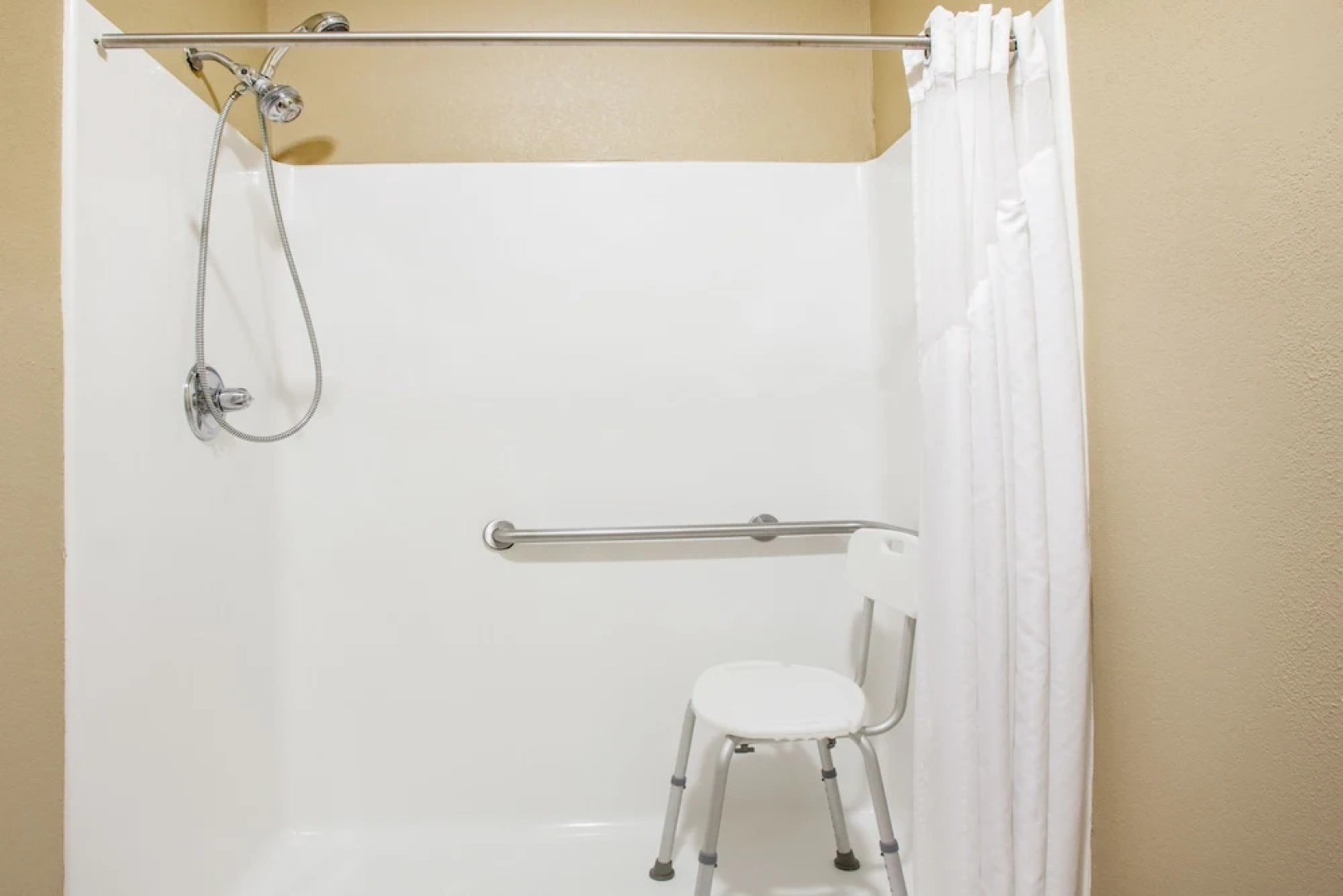 Days Inn & Suites - Cabot