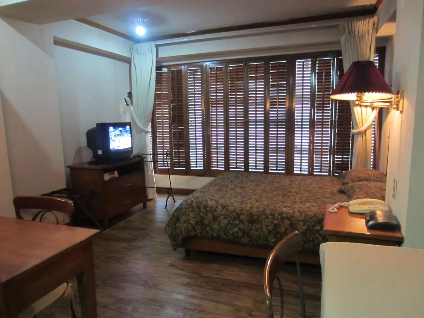 Corporate Executive Orient Suites