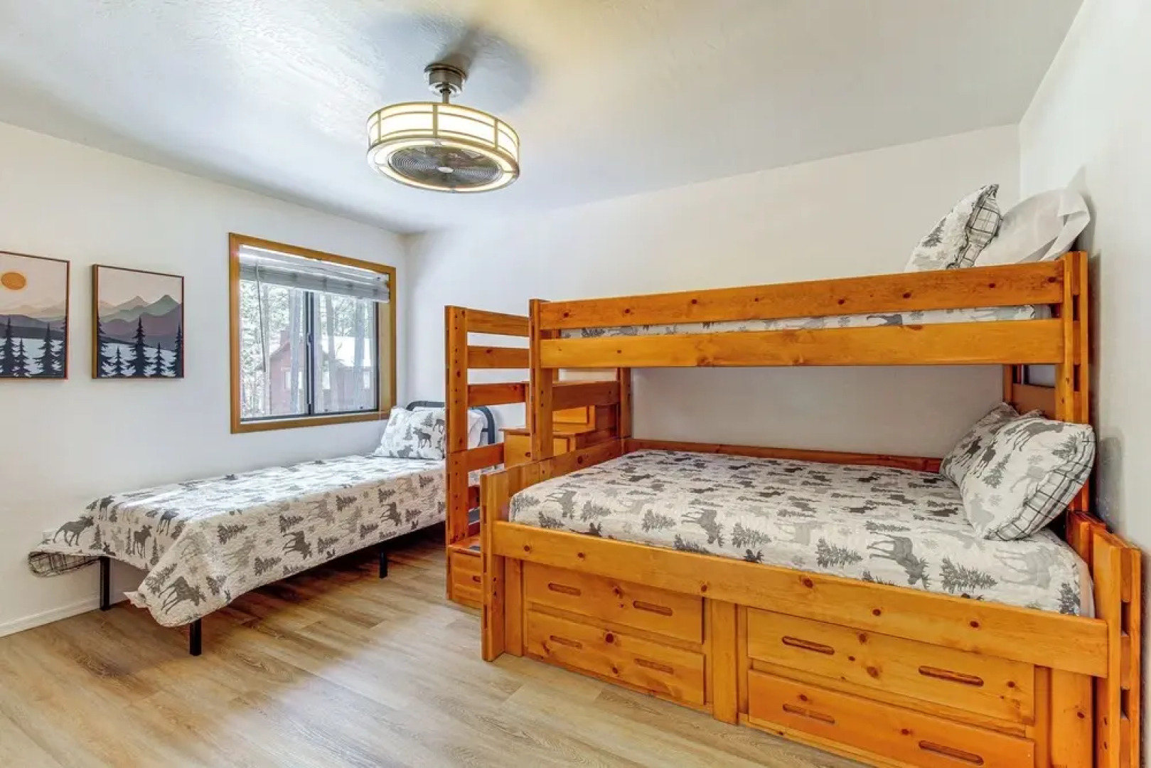 Pet-friendly Cabin w/ Fire Pit in Pinetop!